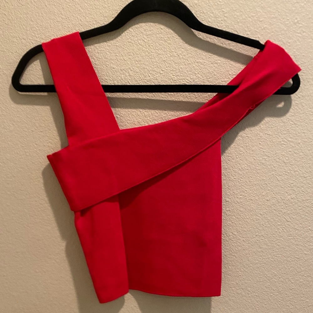 Super down asymmetrical sleeve top
